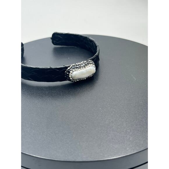 Black Snakeskin Single White Baroque Pearl Rhinestone Adjustable Cuff Bracelet - Picture 4 of 8